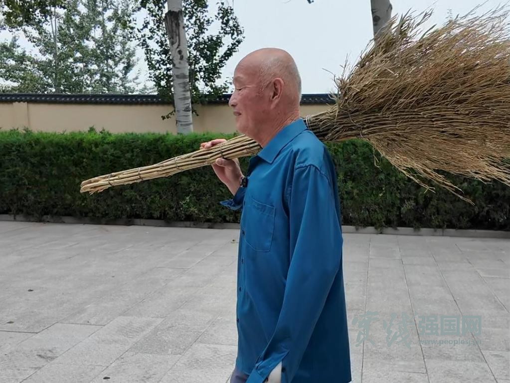 一生践一诺 独臂退伍老兵为烈士守墓四十载