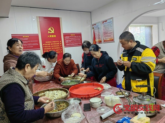 情暖重阳 爱在社区——柳园社区高龄空巢老人集体生日会温情落幕 微信图片_20251027235325_108_669.jpg