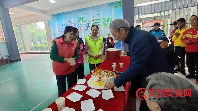 情暖重阳 爱在社区——柳园社区高龄空巢老人集体生日会温情落幕 微信图片_20251027235323_106_669.jpg