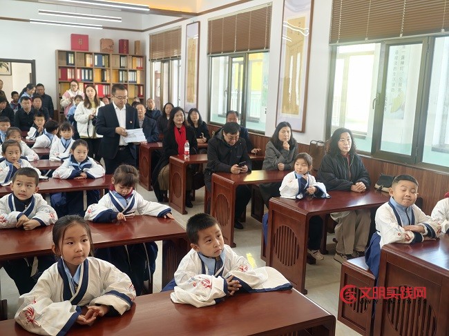 灵丘县北洋小学举行孔子学堂挂牌开班仪式