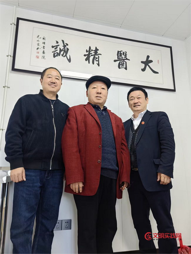 祖国书画院走进岳西百岁堂康养中心开展公益活动