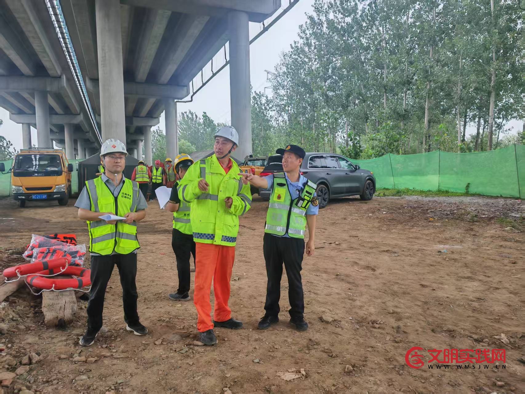 破难题、提效能！ 连徐二大队 “两带两促” 做实交通执法