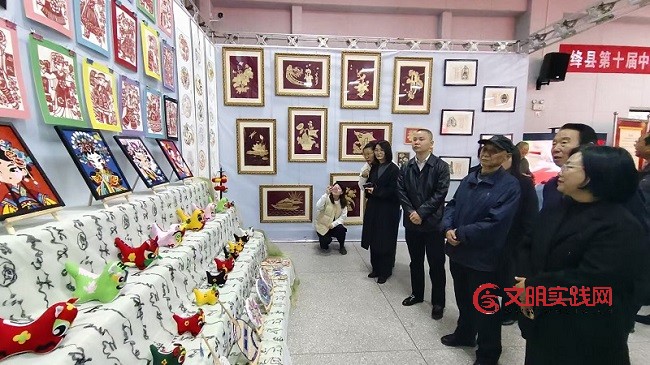 山西绛县举办第十届中小学书法美术作品展