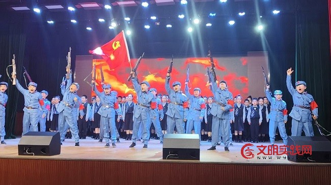 山西绛县举办第十届中小学书法美术作品展