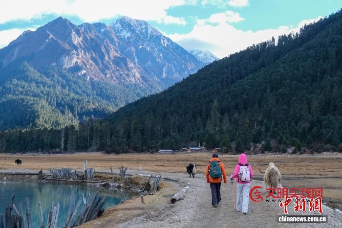 （走进中国乡村）西藏巴松措湖畔：农牧民吃香“旅游饭”