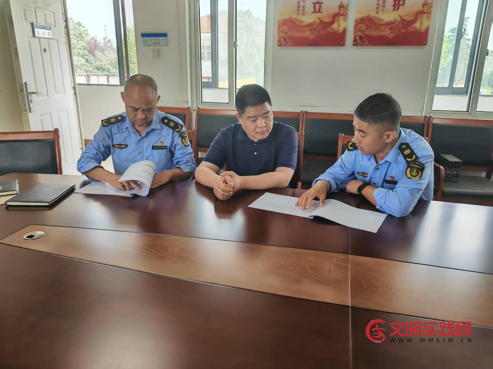 靠前服务,第二大队依法助力地方充电桩建设 靠前服务,第二大队依法助力地方充电桩建设