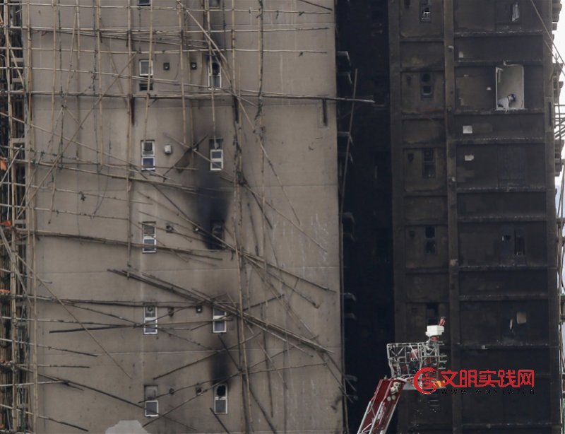 引众怒！一27岁内地女子被港警拘捕