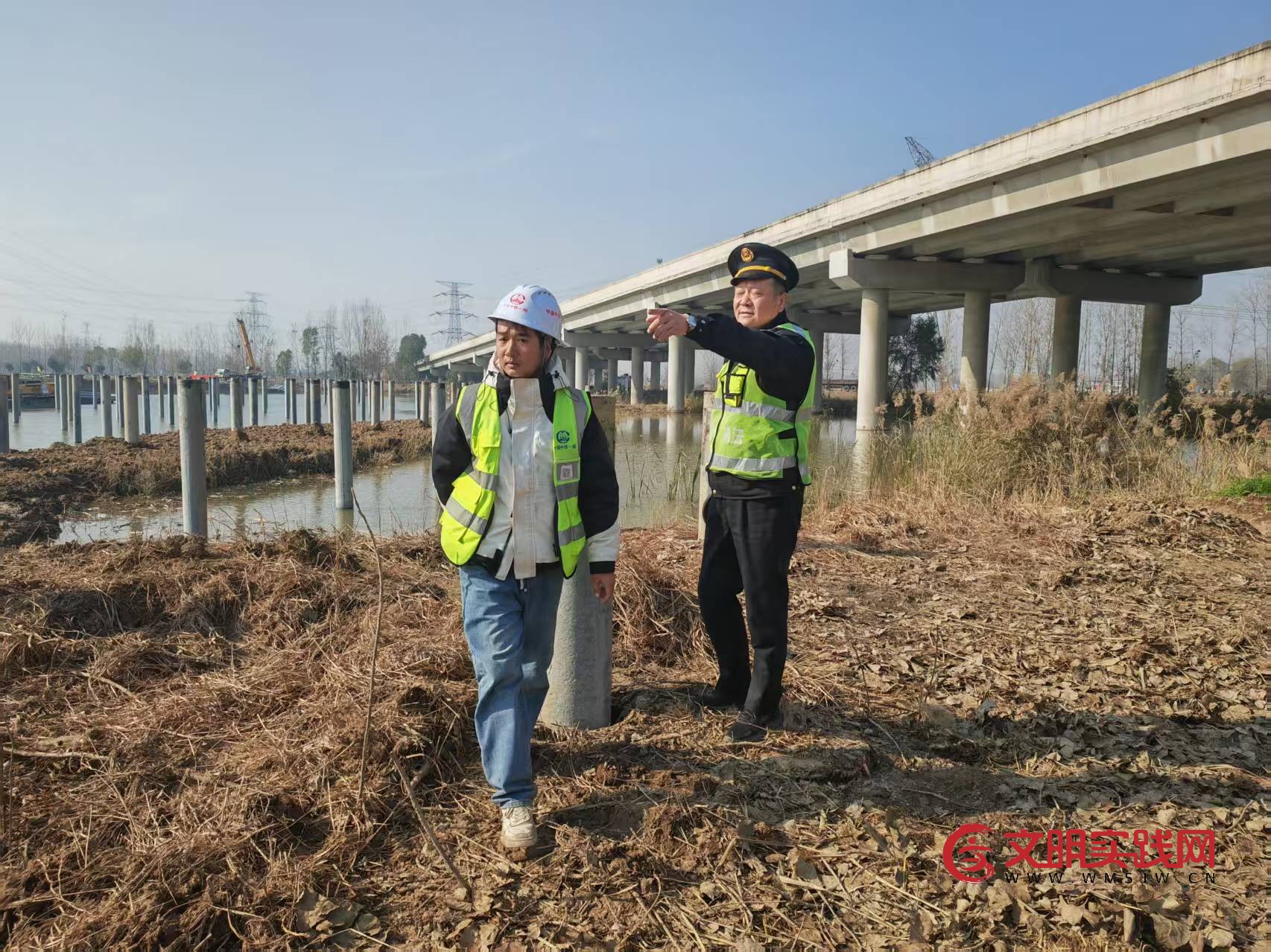 连徐支队第五大队:释法明理破认知盲区 服务前置止涉路施工违规风险 连徐支队第五大队:释法明理破认知盲区 服务前置止涉路施工违规风险