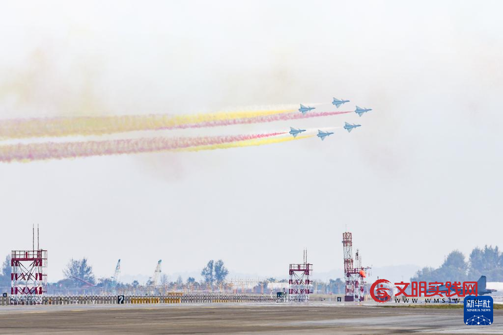 中国空军八一飞行表演队进行检验性飞行 中国空军八一飞行表演队进行检验性飞行