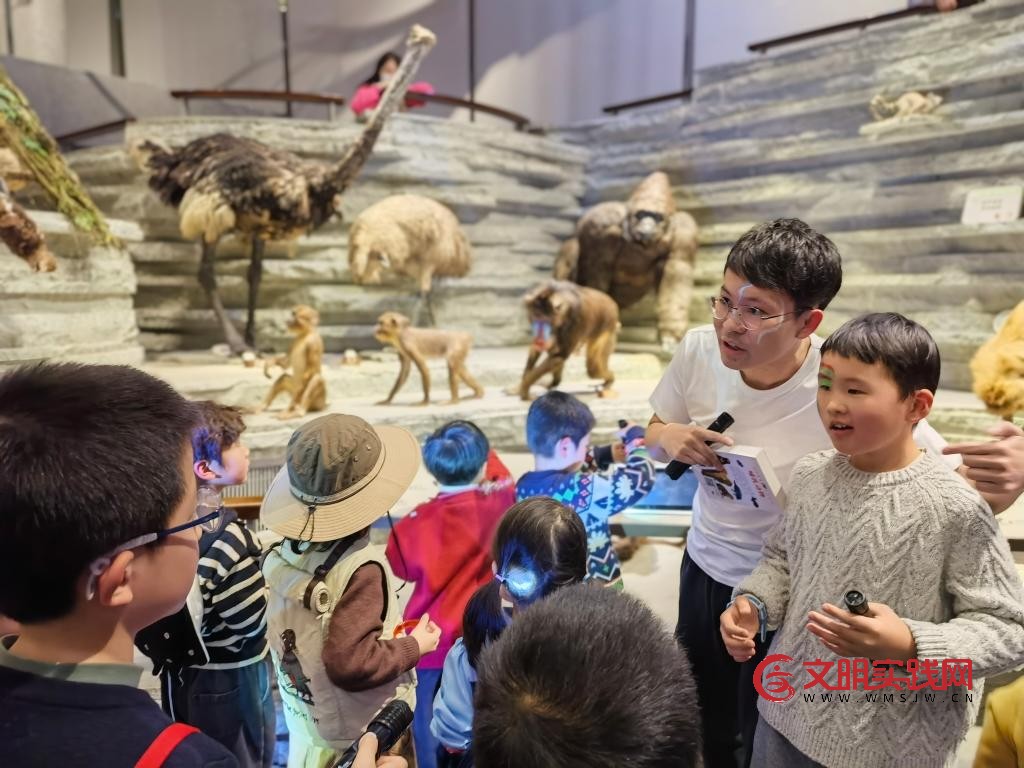 与恐龙“同眠”是怎样的体验？