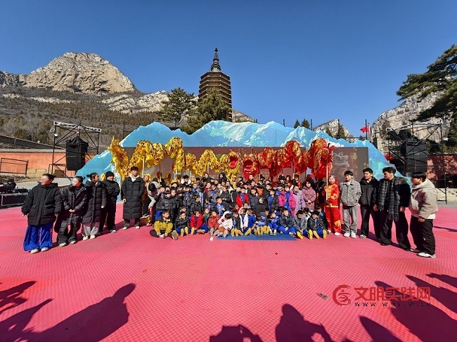 金马呈瑞福满灵丘 武魂神韵传向世界——大同灵丘觉山寺大年初一龙狮武术大拜年惊艳全球 金马呈瑞福满灵丘 武魂神韵传向世界——大同灵丘觉山寺大年初一龙狮武术大拜年惊艳全球