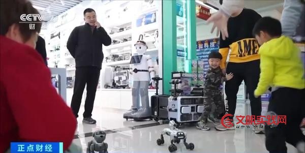 兼顾陪伴和启发思考 AI玩具撬动消费新风口