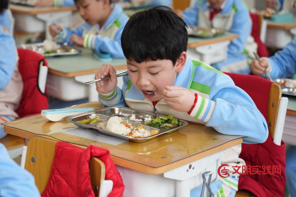 新学期，健康站在“C位”