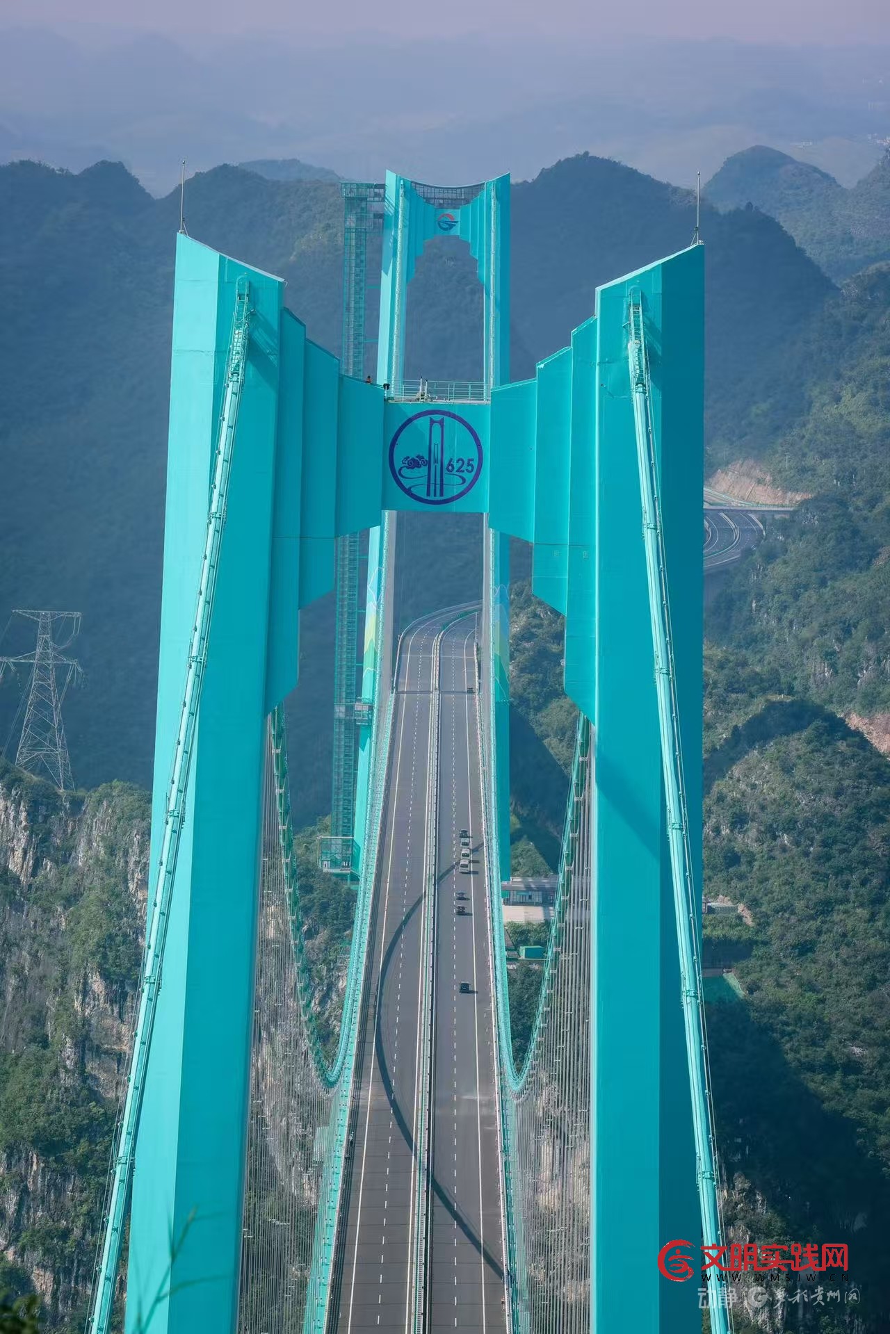 垂直贵州丨空中200米+:云端处,通途生,跨越天堑的钢铁脊梁 垂直贵州丨空中200米+:云端处,通途生,跨越天堑的钢铁脊梁