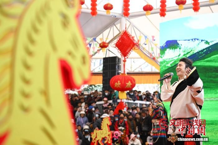 西藏：雪域欢歌迎元宵 文化惠民润人心