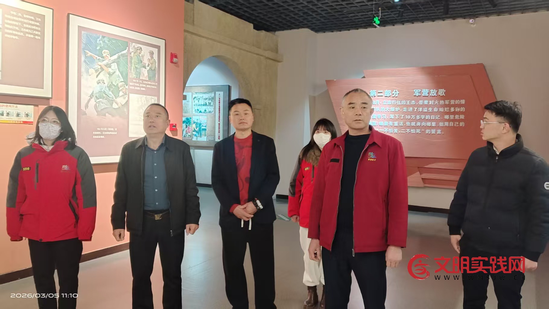 邳州新苏社区龙城天下社区工作室学雷锋志愿者慰问老英雄李彦清