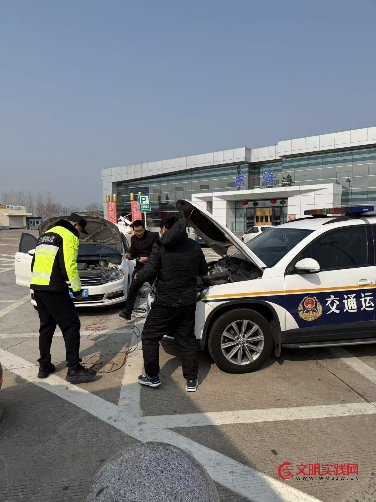 连徐一大队深入开展“高速雷锋车”志愿服务月活动