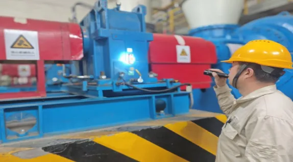 聚力技术创新 “智护风光” 团队打造光伏与风机全天候智能监测体系 image.png