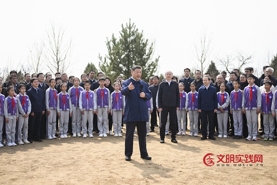 党和国家领导人参加首都义务植树活动