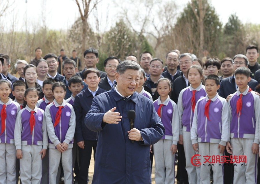党和国家领导人参加首都义务植树活动