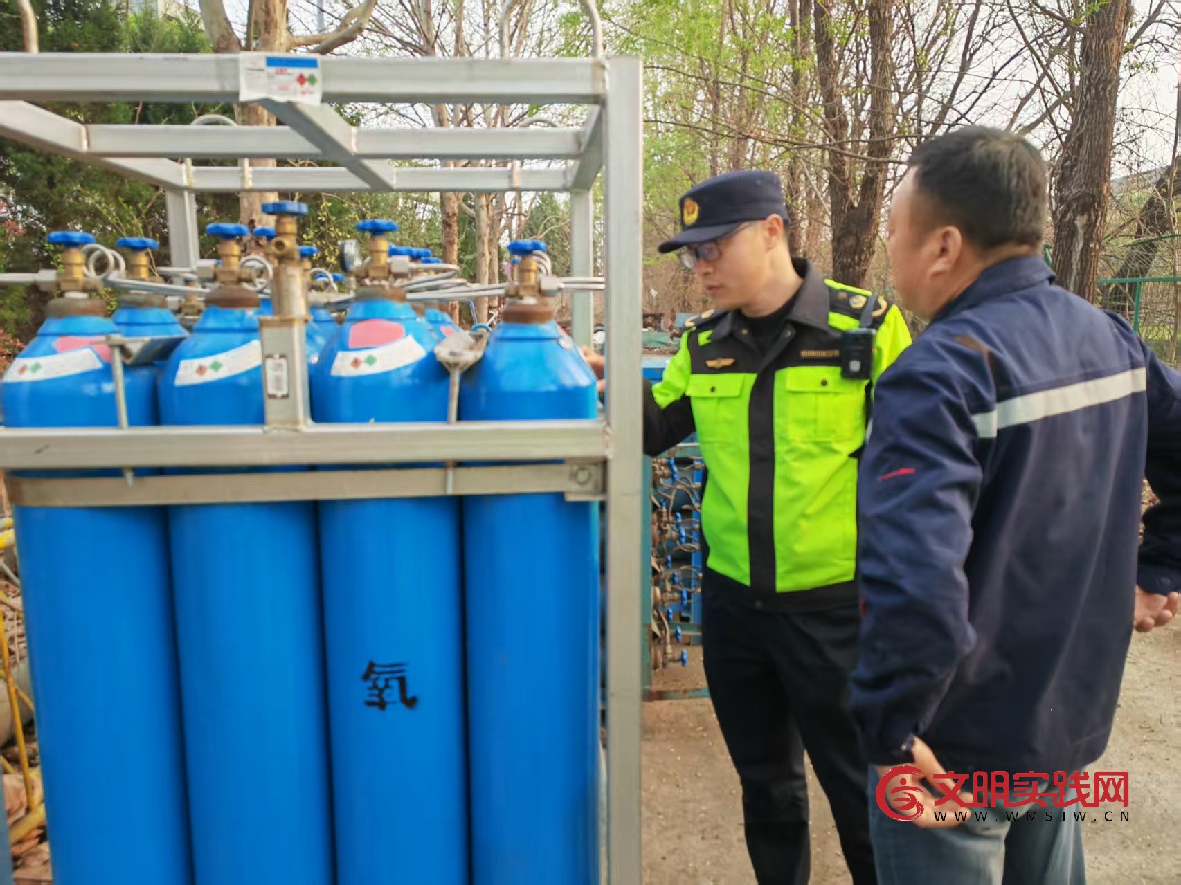 护航清明春假平安路 ——连徐支队第四大队拧紧高速“安全阀”