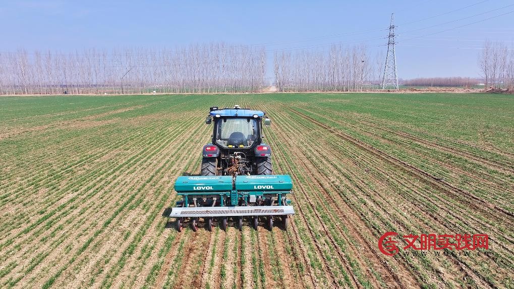 人工智能“开处方” 智慧农机进麦田