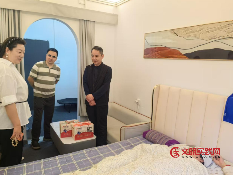 五胞胎的生命奇迹暖遇“援疆温度” ——湖北省新疆商会携中驼湖北办事处看望新疆五胞胎家庭 image.png