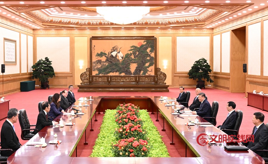 习近平总书记会见中国国民党主席郑丽文 习近平总书记会见中国国民党主席郑丽文