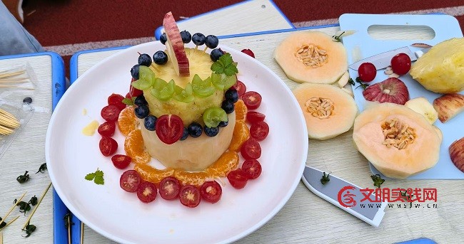 劳动最光荣    匠心向未来