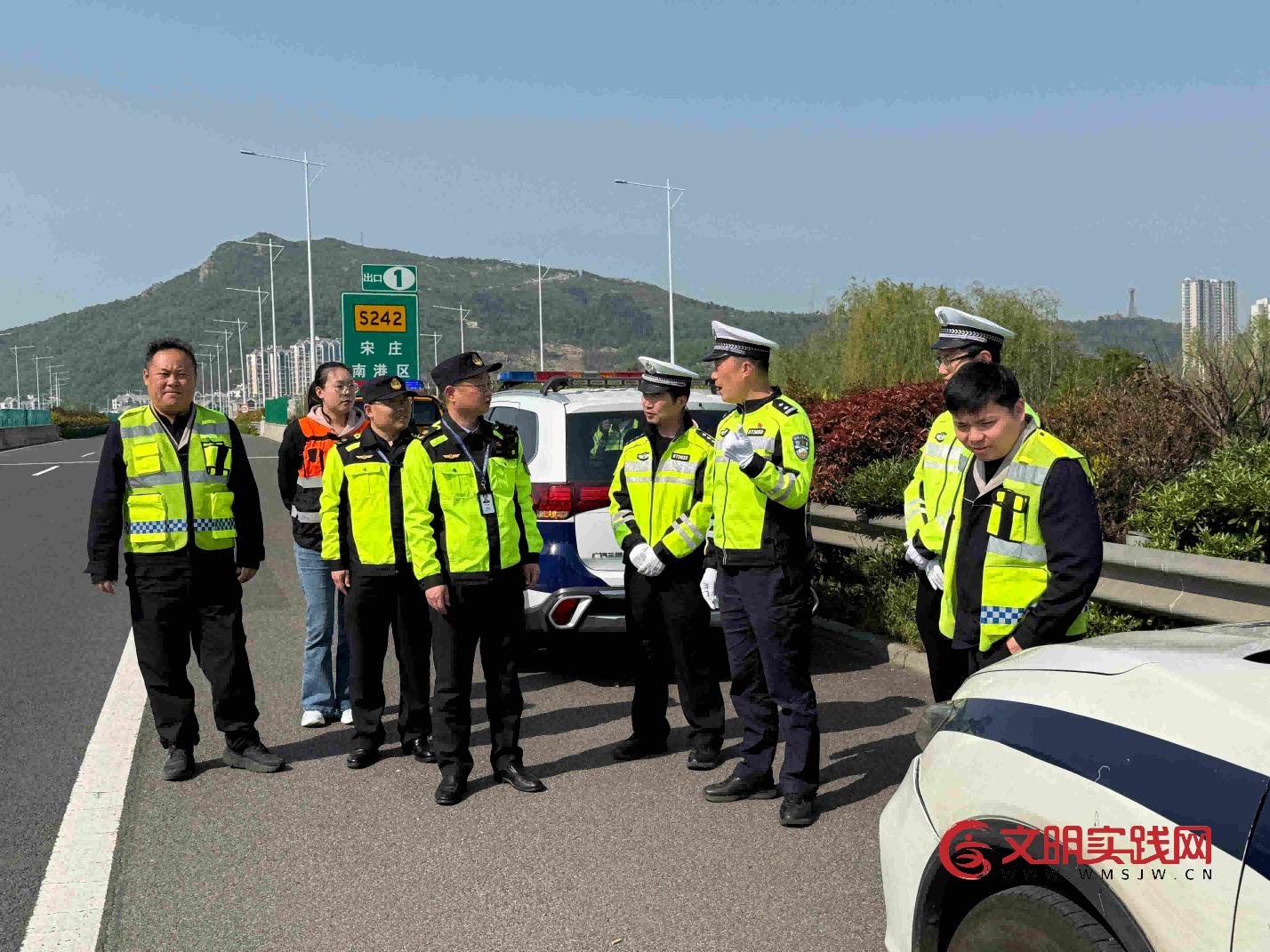 筑牢五一出行安全防线——连徐支队一大队联合一路三方开展节前隐患排查