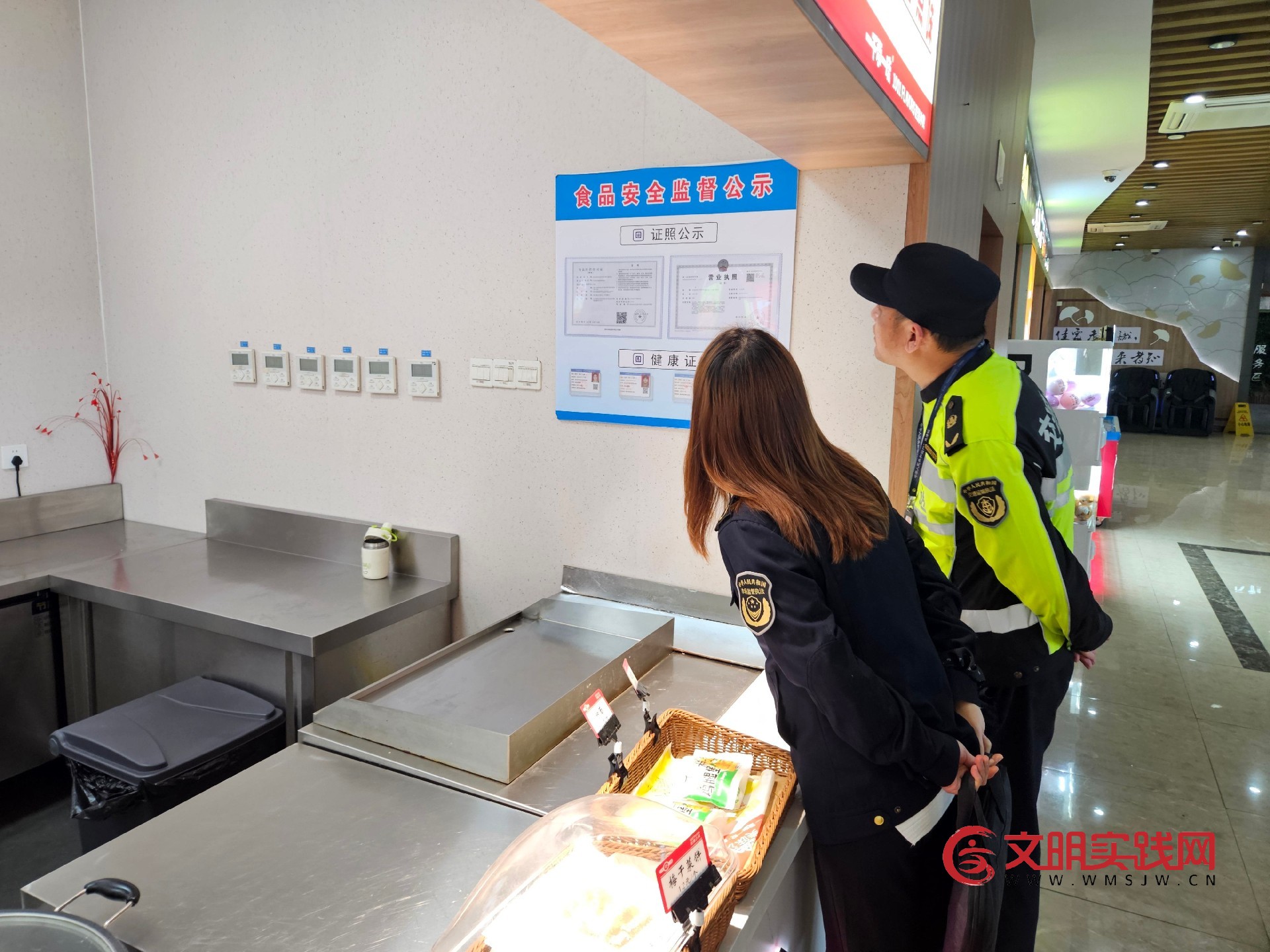 连徐支队：从严抓实行业监管 护航“五一”高速出行