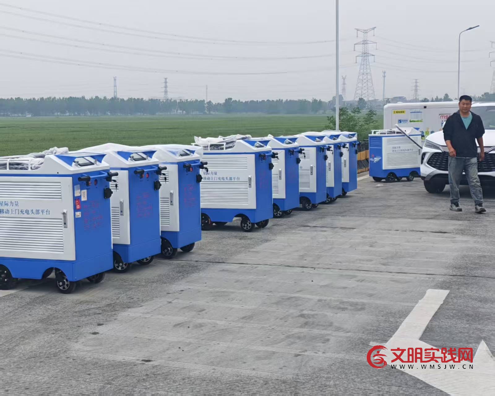 五一我在岗 连徐“高速雷锋车”护航五一出行路