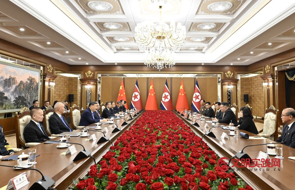 习近平同金正恩举行会谈 习近平同金正恩举行会谈