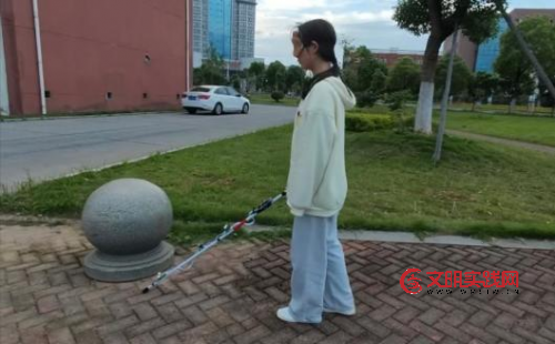 抚州职业技术学院“智行扶光”团队智能导盲杖多场景实测成功，点亮无障碍出行新征程
