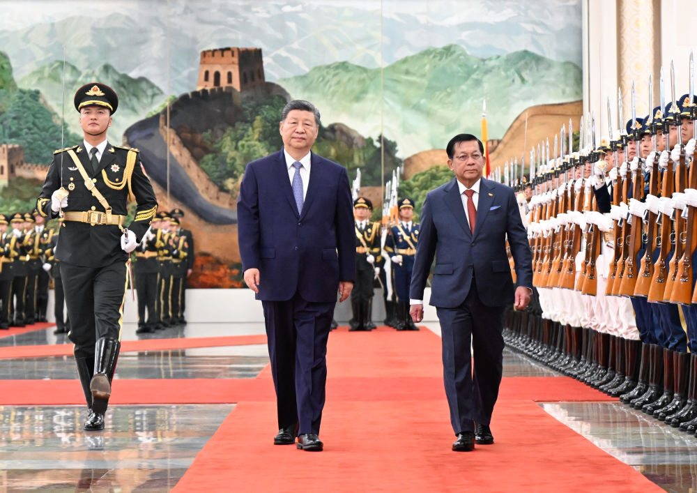新华图讯丨习近平同缅甸总统敏昂莱举行会谈