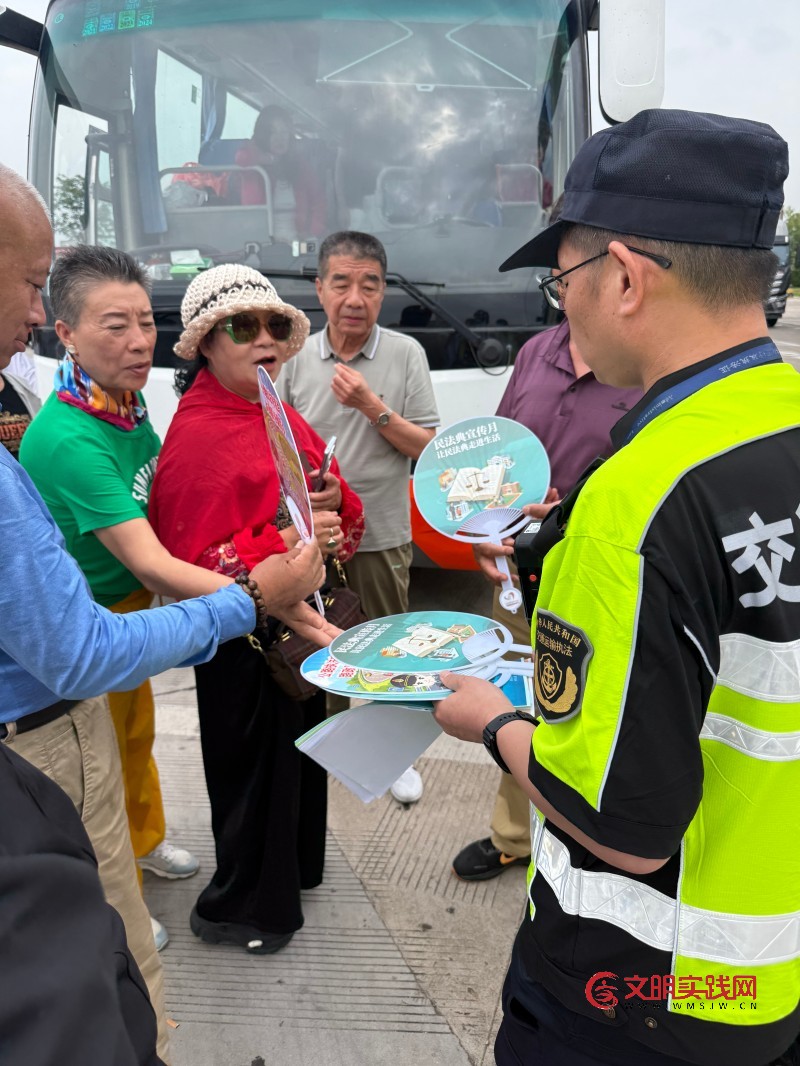 安康护航守底线 普法筑安保畅通——连徐支队第一大队扎实开展“安全生产月”系列活动 安康护航守底线 普法筑安保畅通——连徐支队第一大队扎实开展“安全生产月”系列活动