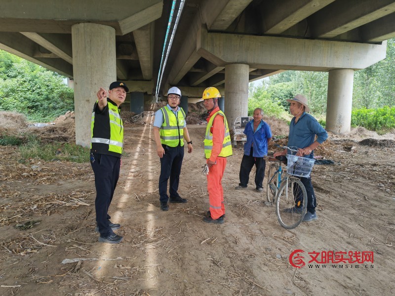 连徐支队第五大队开展路域隐患整治 源头筑牢公路安全防线