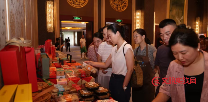 聚力金秋 共赢未来——湖北鑫嘉美乐2026月饼订货及品牌推介会圆满成功 image.png