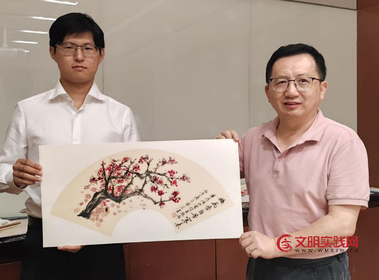 翰墨丹青赋能 华为勇攀科技高峰 image.png