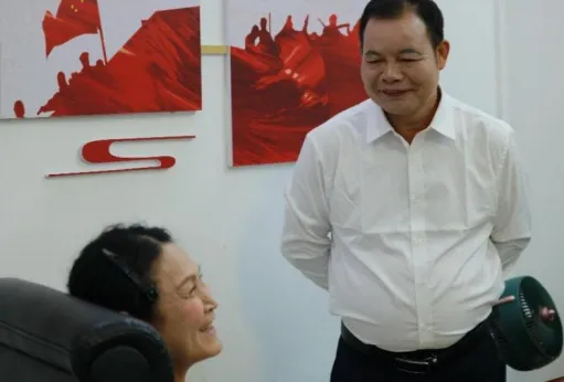 百千万工程添青春底色——广东省外语艺术职业学院为古村老人定格半世温情 image.png